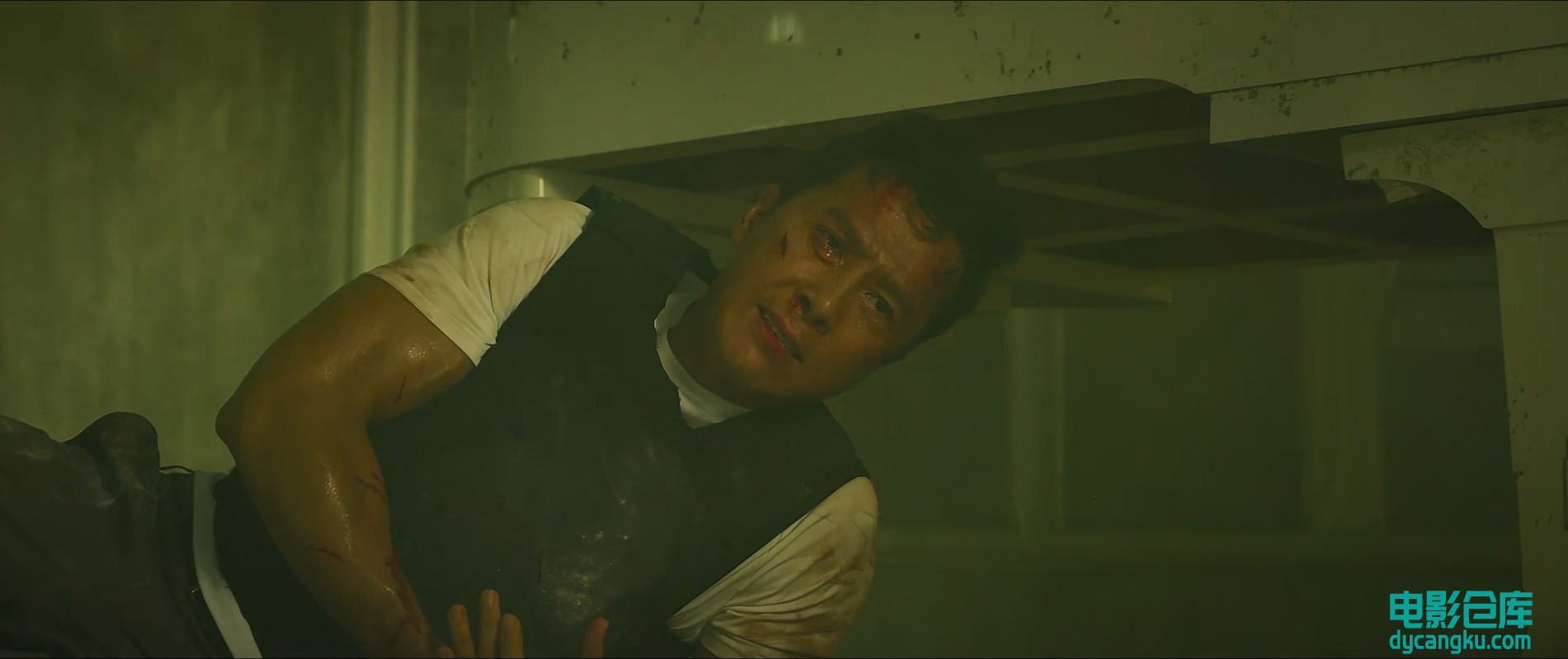 Crossfire.双语.中字.mp4_snapshot_01.58.13.568.jpg
