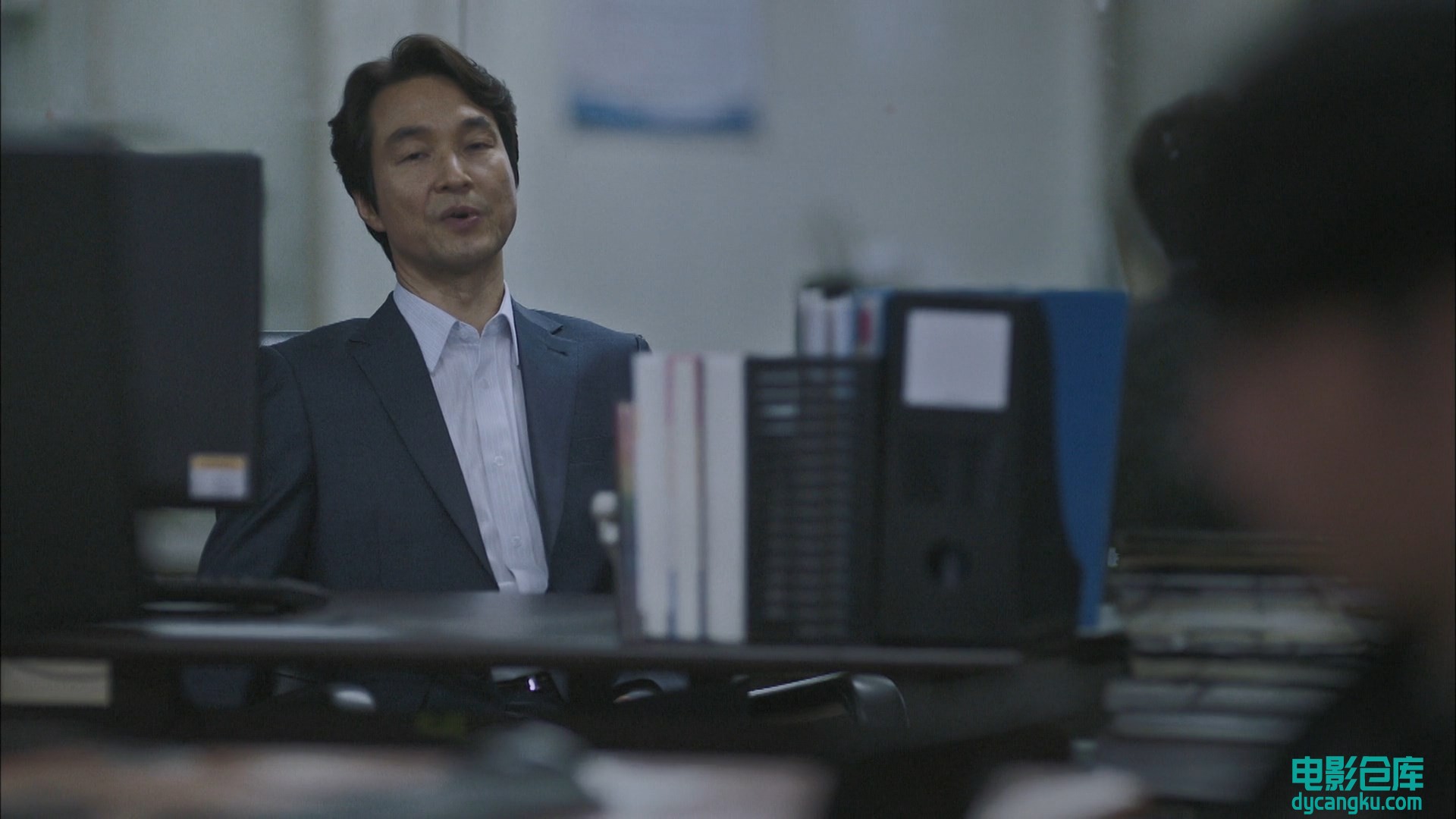 [电影仓库dycangku.com]Watcher.S01E07.2019.DSNP.WEB-DL.1080p.H264.AAC-DYCK.mkv_sn.jpg