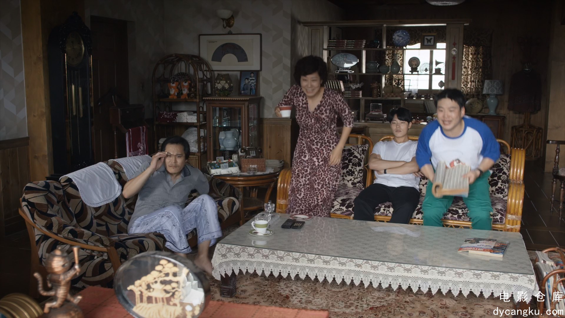 [电影仓库dycangku.com]Reply.1988.E01.Bluray.1080p.HEVC.10bit.AC3.mkv_snapshot_01.jpg