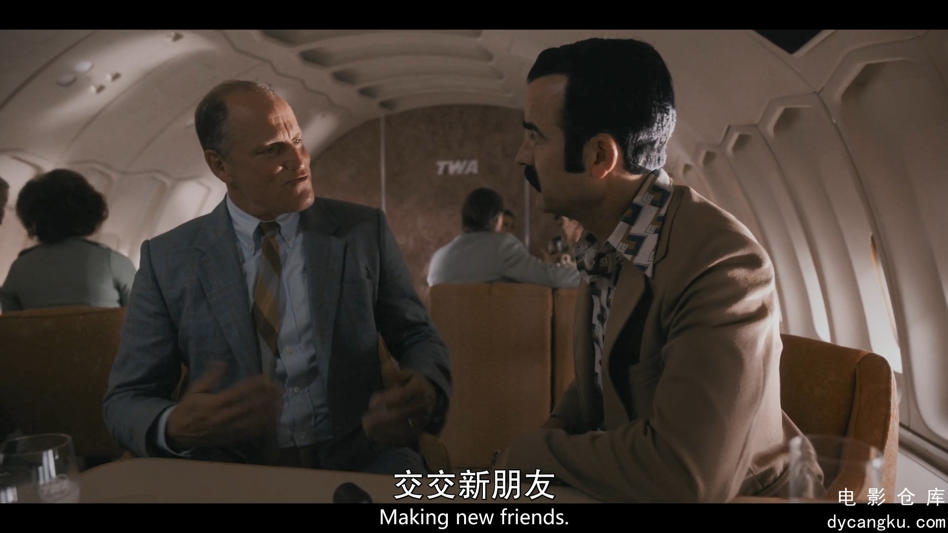 [电影仓库dycangku.com]白宫水管工.White.House.Plumbers.S01E01.The.Beverly.Hills.B.jpg