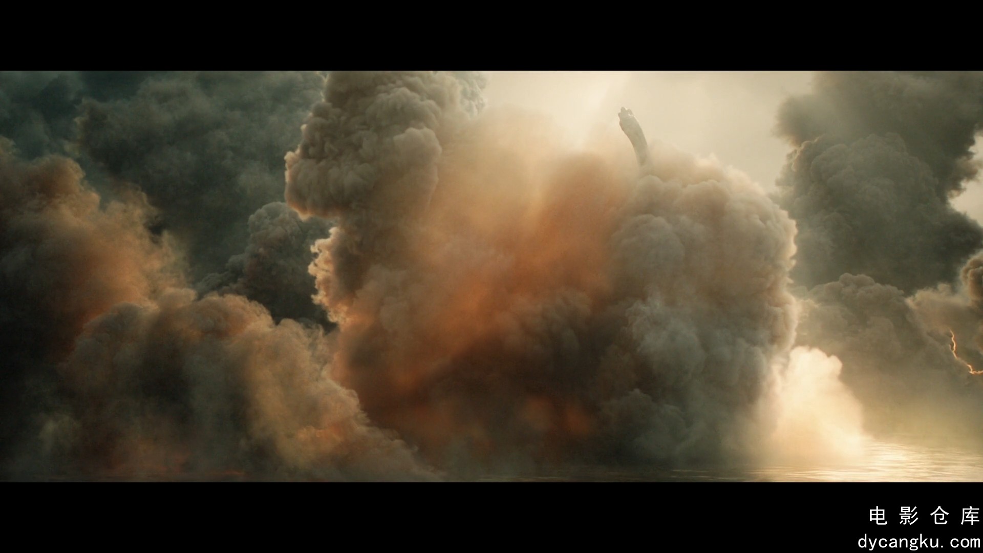 [电影仓库dycangku.com]侏罗纪世界2.Jurassic.World.Fallen.Kingdom.2018.BD1080P.国.jpg