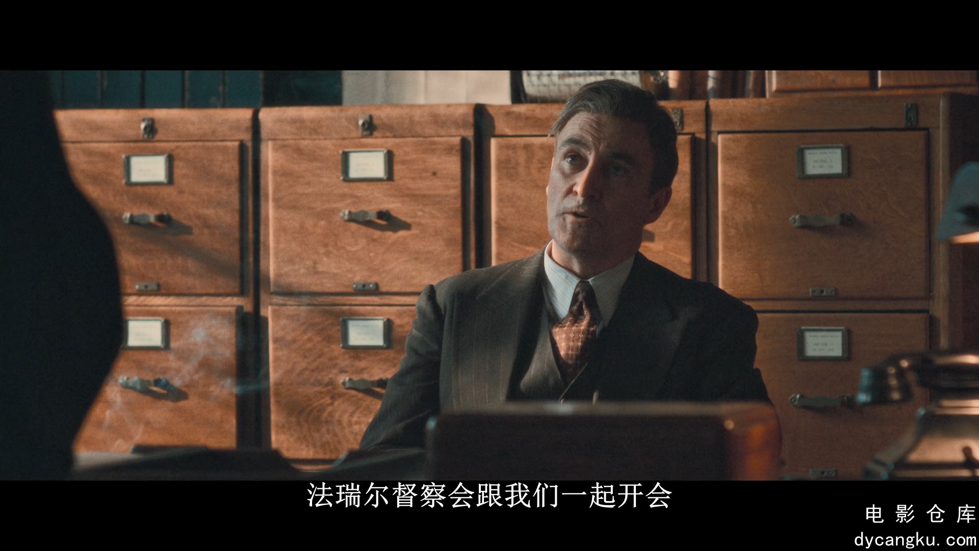 [电影仓库dycangku.com]Bodies.S01E01.Youre.Dead.Already.1080p.NF.WEB-DL.DDP.5.1.A.jpg