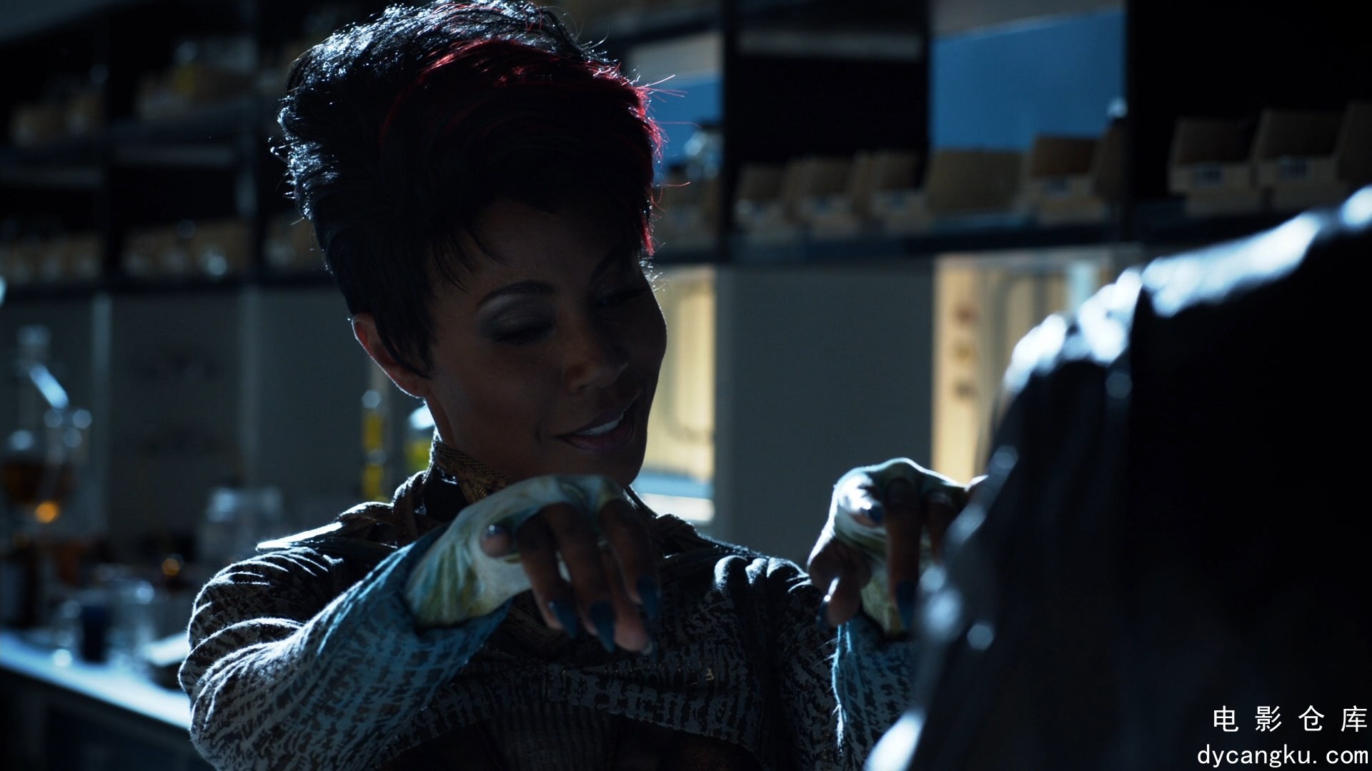 [电影仓库dycangku.com]gotham.s03e01.1080p.bluray.x264-rovers.mkv_snapshot_20.22.533.jpg