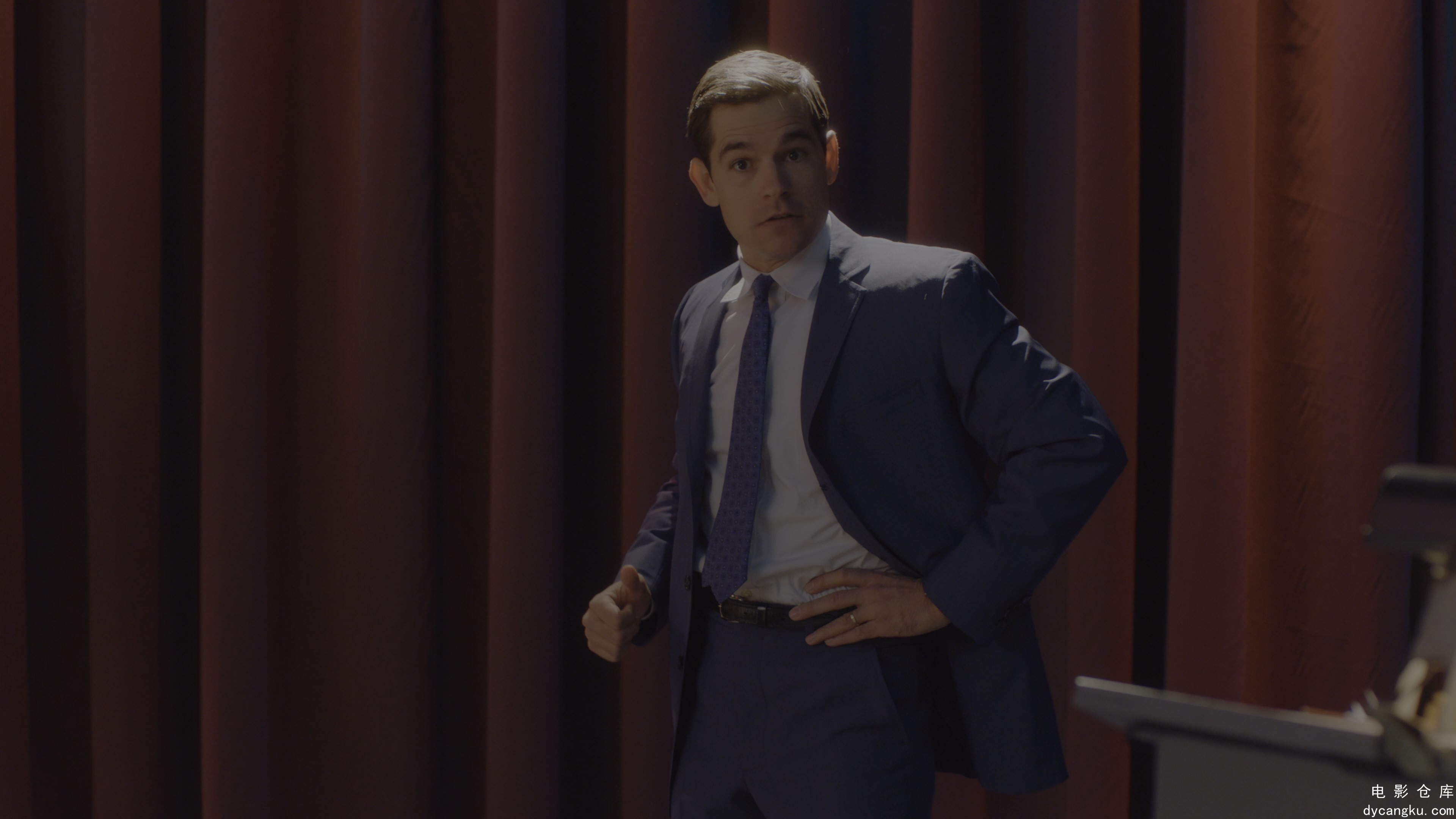[电影仓库dycangku.com]The.Marvelous.Mrs.Maisel.S05E01.Go.Forward.2160p.AMZN.WEB-.jpg