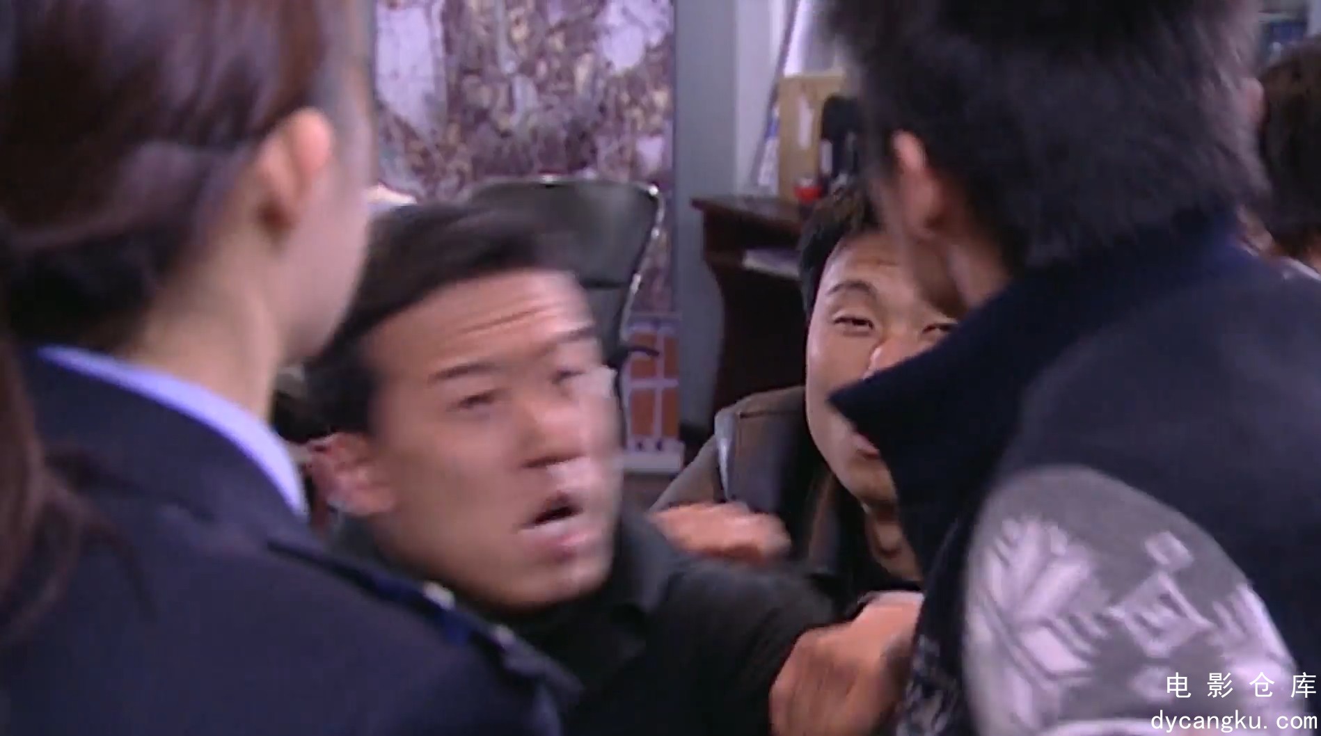 [电影仓库dycangku.com]重案六组.S03.E16.mp4_snapshot_35.57.874.jpg