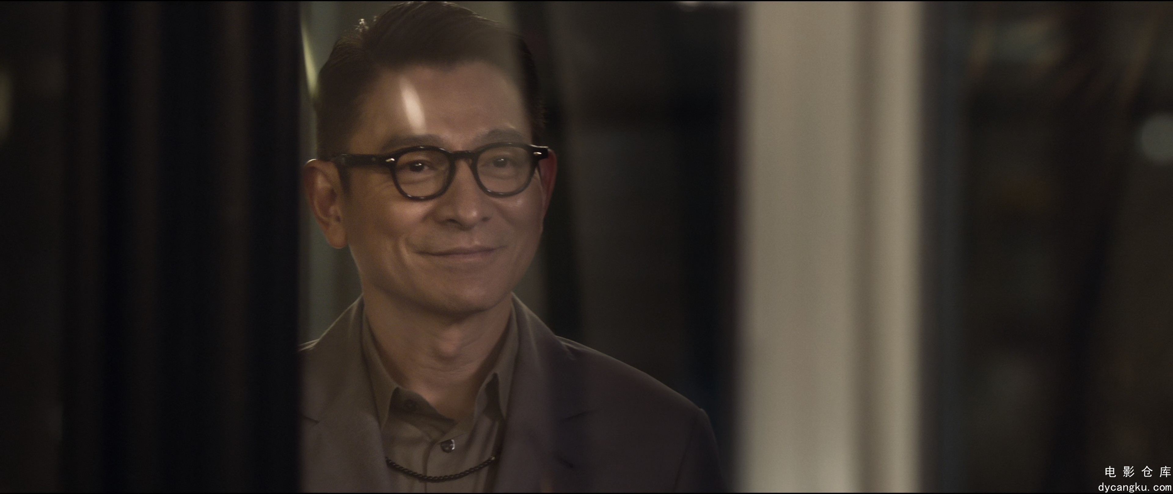 [电影仓库dycangku.com]潜行.2023.4KHQ60FPS.mkv_snapshot_00.48.56.426.jpg