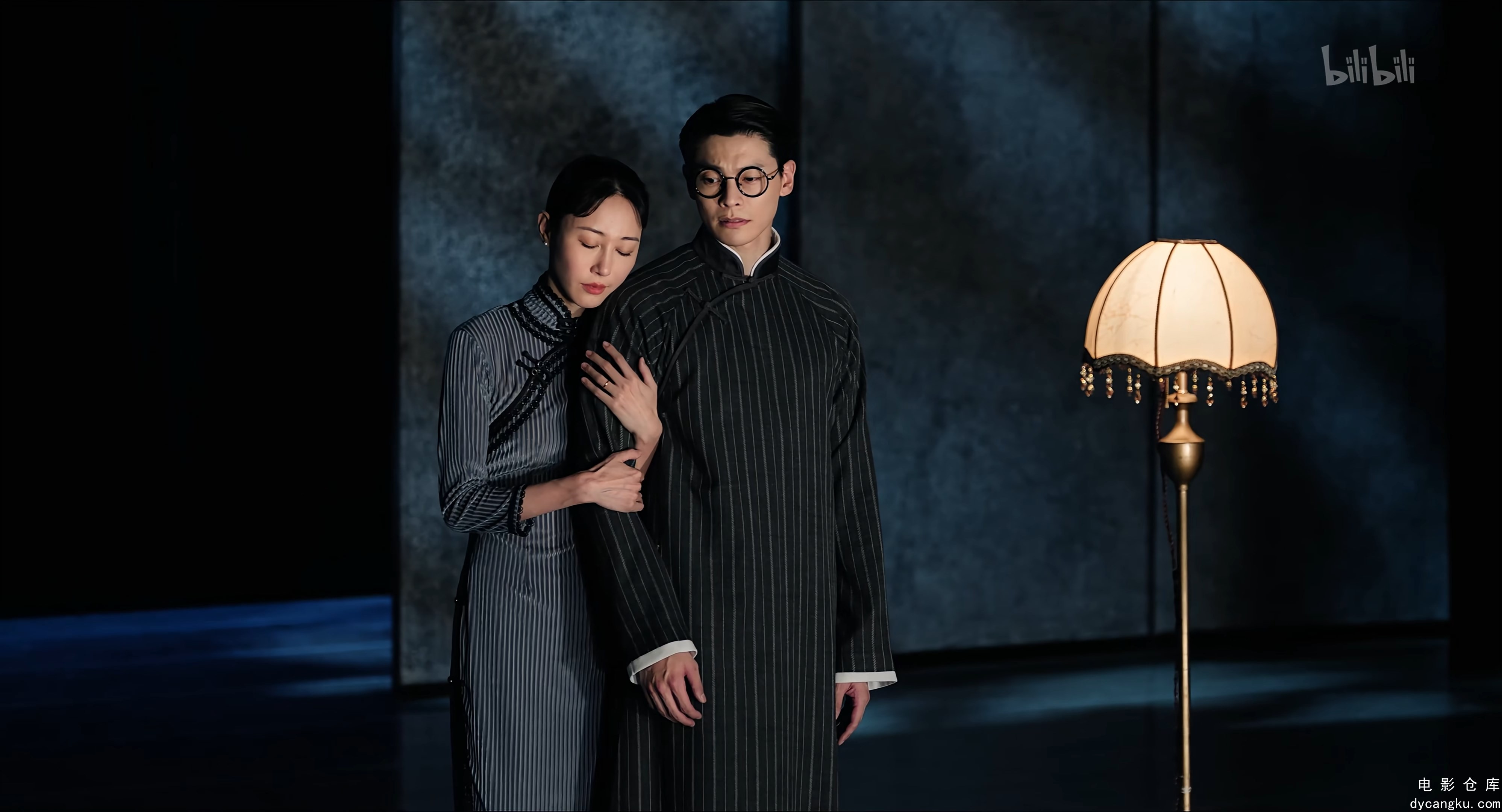 [电影仓库dycangku.com]永不消逝的电波.Red.Radio.Over.Shanghai.2024.2160p.WEB-DL.A.jpg