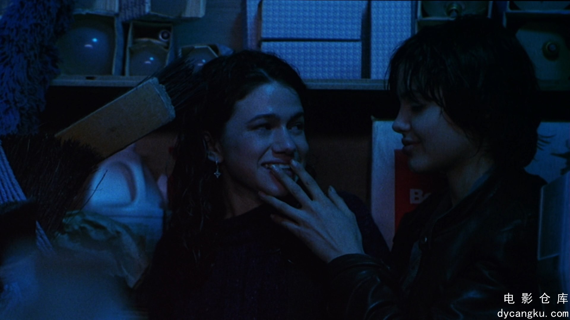 [电影仓库dycangku.com]Foxfire.1996.1080p.AMZN.WEB-DL.DDP2.0.H.264.mkv_snapshot_0.jpg