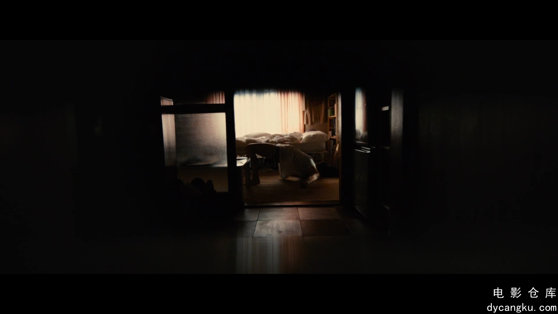 [电影仓库dycangku.com]I.Am.a.Hero.2015.1080p.BluRay.CHS.mp4_snapshot_00.17.27.465.jpg