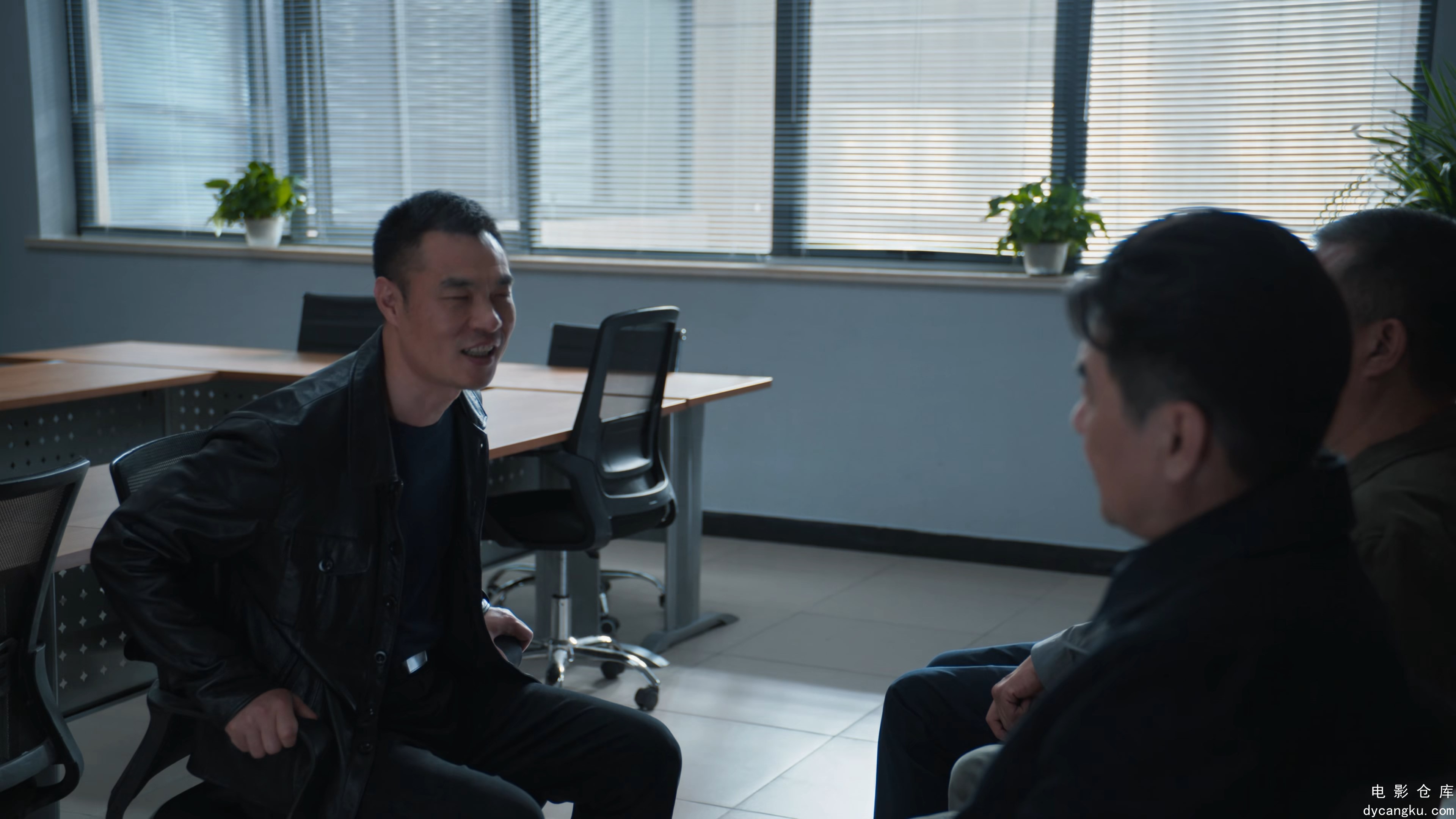 [电影仓库dycangku.com]三叉戟2.Trident.S02E01.2025.2160p.WEB-DL.DDP2.0.H265.60fps.jpg