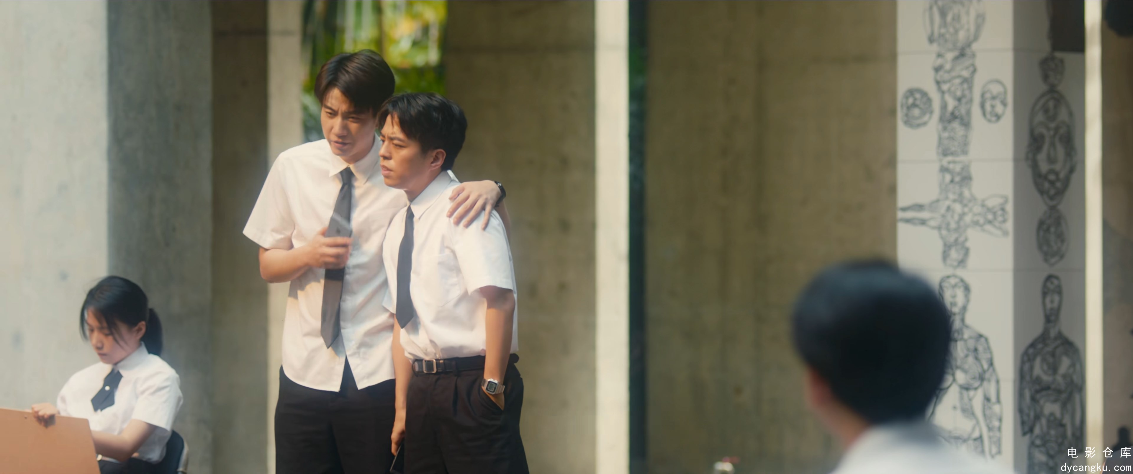 [电影仓库dycangku.com]The.Embers.S01E01.2025.2160p.WEB-DL.DDP5.1.H265.mkv_snapsh.jpg