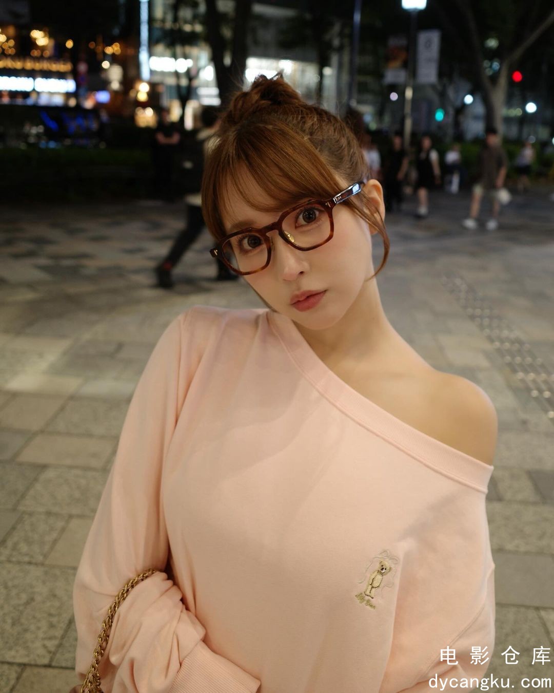 [电影仓库dycangku.com]ちょっぴり秋服。くまさんのスウェットお気に入り_ゆあベア__#.jpg
