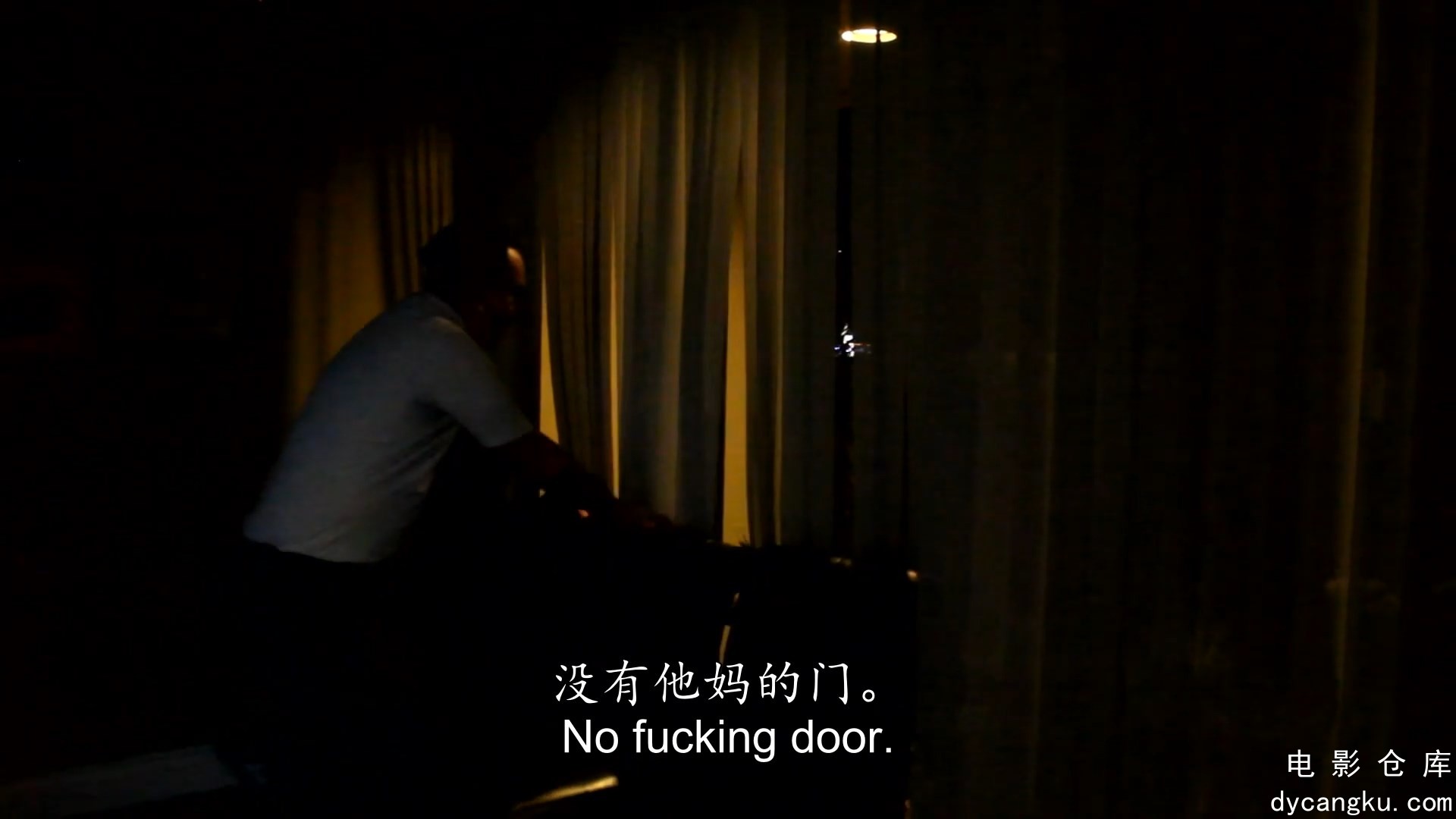 [电影仓库dycangku.com]TheFrontrooms20241080pWEBRip中英字幕.mp4_snapshot_00.37.08.013.jpg