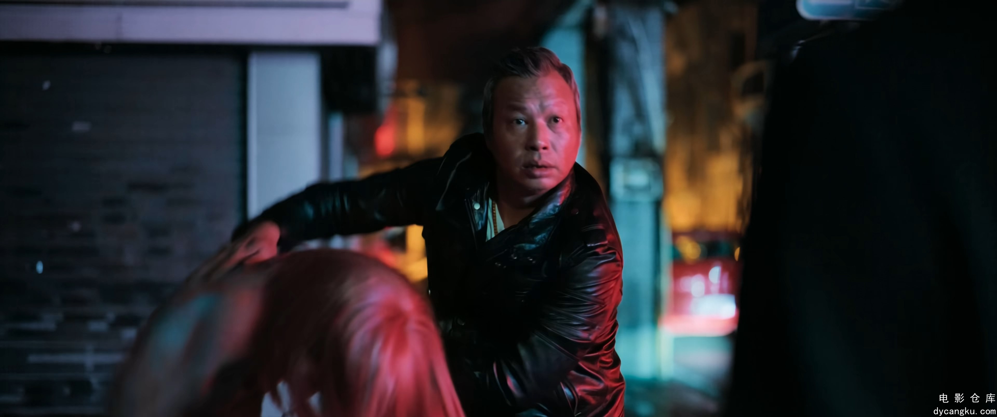 [电影仓库dycangku.com]The.Wig.2024.2160p.WEB-DL.DDP5.1.H265.60fps.mkv_snapshot_0.jpg