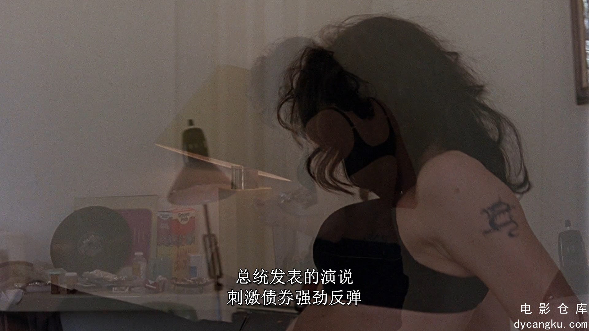 [电影仓库dycangku.com]Gia.1998.1080p.BluRay.x264.mkv_snapshot_00.53.26.083.jpg